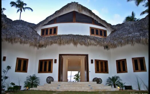 Impresionante villa de 11 habitaciones en playa Cosón