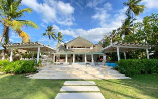 Impresionante villa de 11 habitaciones en playa Cosón