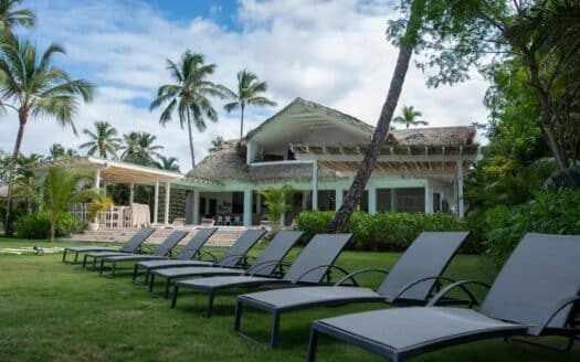 Impresionante villa de 11 habitaciones en playa Cosón