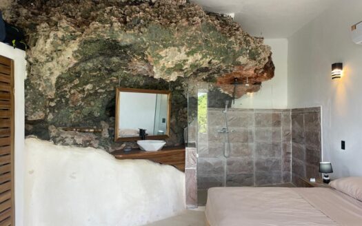 Villa con Vista al Mar de 4 Habitaciones en Coson con Amplias Terrazas