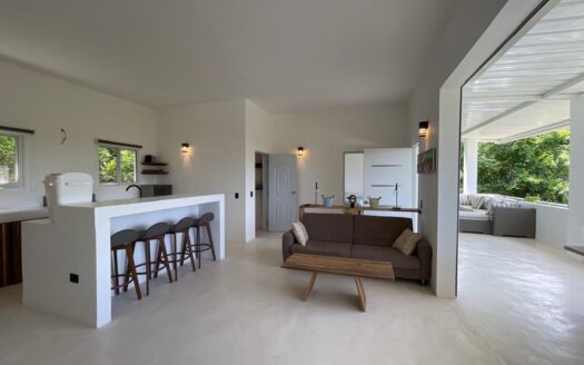Villa con Vista al Mar de 4 Habitaciones en Coson con Amplias Terrazas