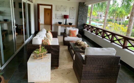 Incredible condo with contemporary design in an exclusive area