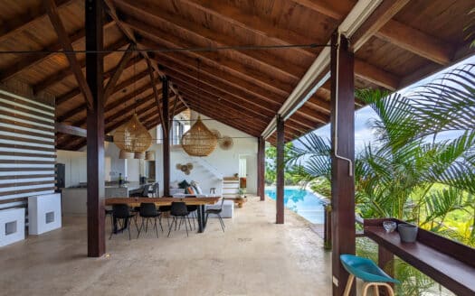 Impresionante Villa con Vista Panorámica al Océano