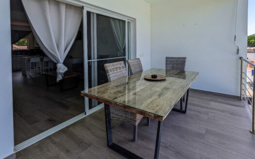 Ático moderno con terraza privada en el centro