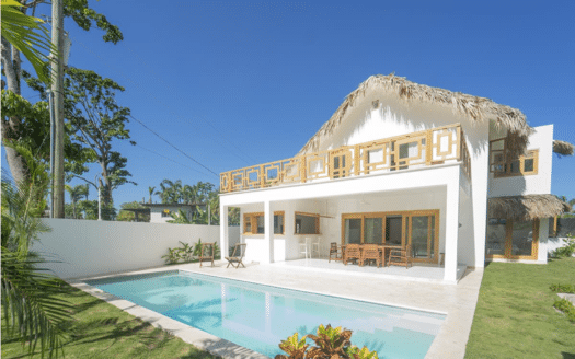 Three top-quality villas for pre-sale at Bonita Beach