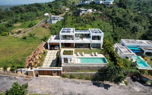 Villa eficiente enérgicamente con maravillosa vista al océano