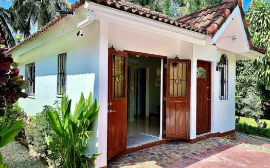 Charming villa close to one of our favorite beach