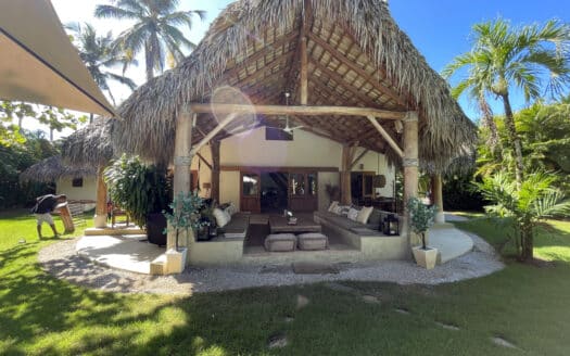 3-BR villa in secure community in Playa Bonita