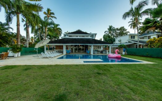 Large and modern beachfront villa