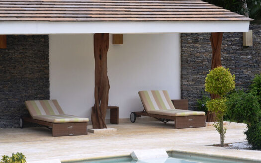 Hacienda Moderna en Bonita Village