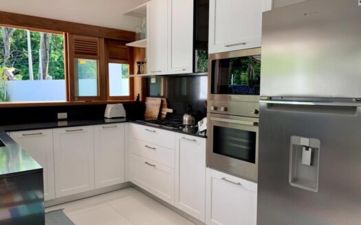 Three top-quality villas for pre-sale at Bonita Beach
