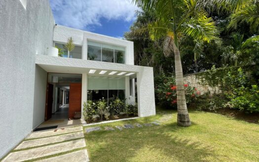 Luxurious Ocean-View Villa in Gated Community