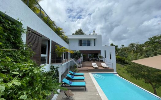 Luxurious Ocean-View Villa in Gated Community