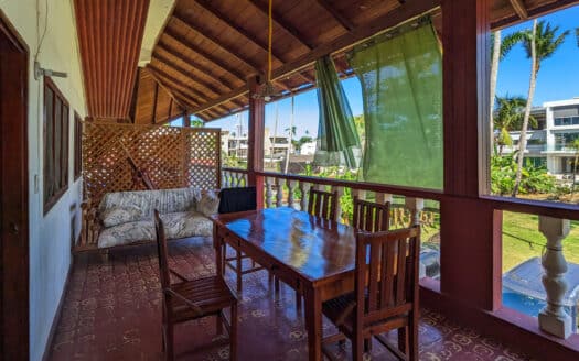Prime location residence