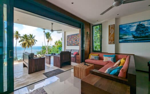 Luxurious Beachfront Penthouse with Rooftop