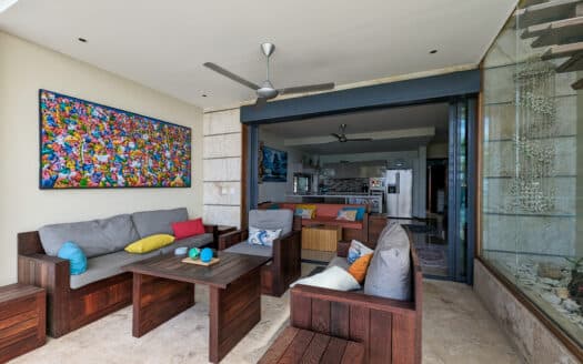 Luxurious Beachfront Penthouse with Rooftop