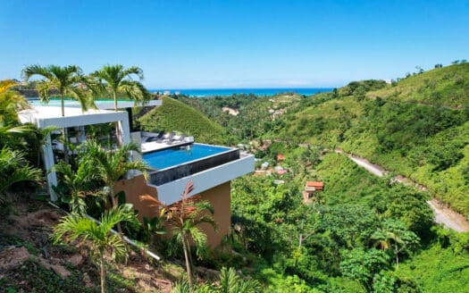 4-BR villa with sea views and high-end finishes