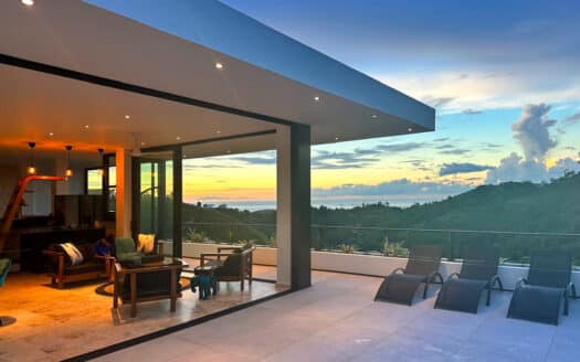 4-BR villa with sea views and high-end finishes