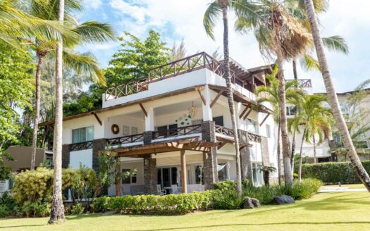 Luxury penthouse beachfront in a exclusive community