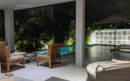 Encantadora villa en una pequeña comunidad y cerca de la playa