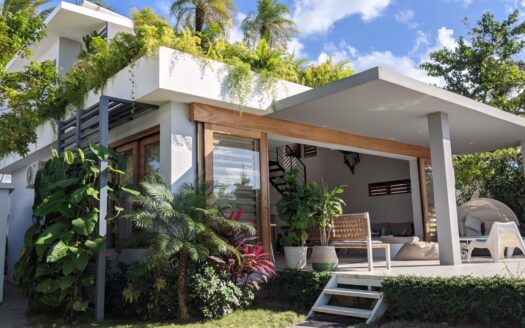 Encantadora villa en una pequeña comunidad y cerca de la playa