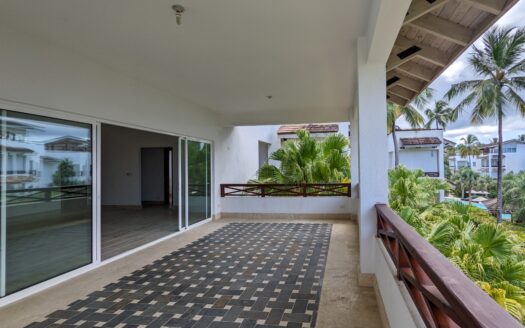 Condo espacioso con terraza en la azotea