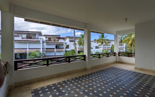 Condo espacioso con terraza en la azotea
